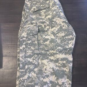 Men’s camouflage cargo pants
